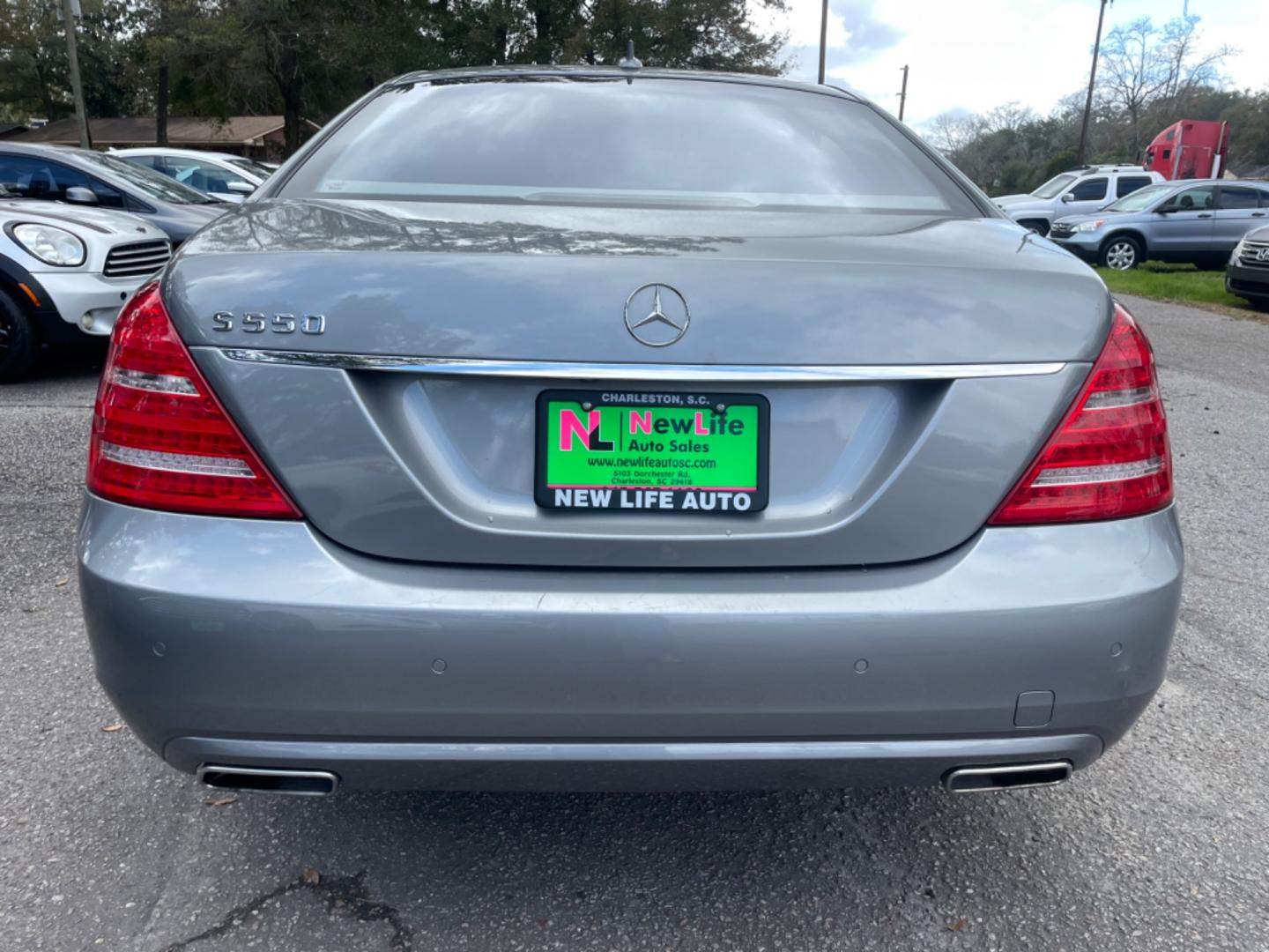 2013 GRAY MERCEDES-BENZ S-CLASS S550 (WDDNG7DB8DA) with an 4.6L engine, Automatic transmission, located at 5103 Dorchester Rd., Charleston, SC, 29418-5607, (843) 767-1122, 36.245171, -115.228050 - Photo#5